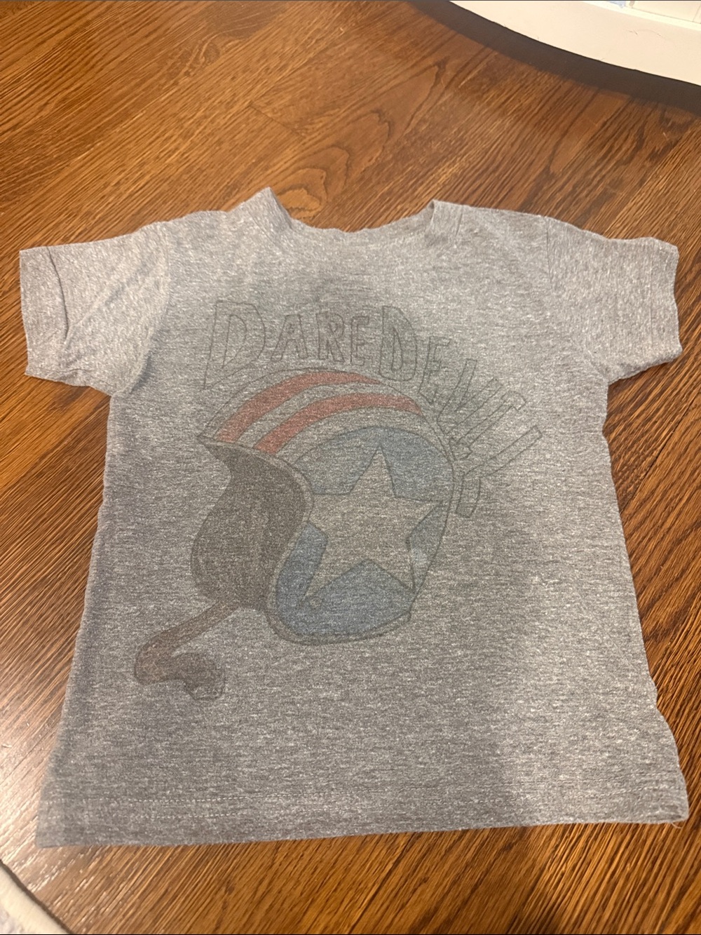 Kids' Heather Gray Graphic Tee with Star Helmet Design